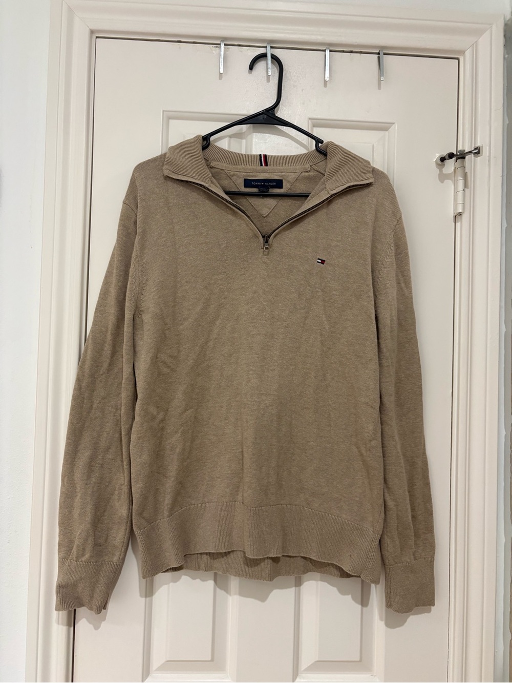 Tommy Hilfiger Men’s Half-Zip Sweater in Tan size large